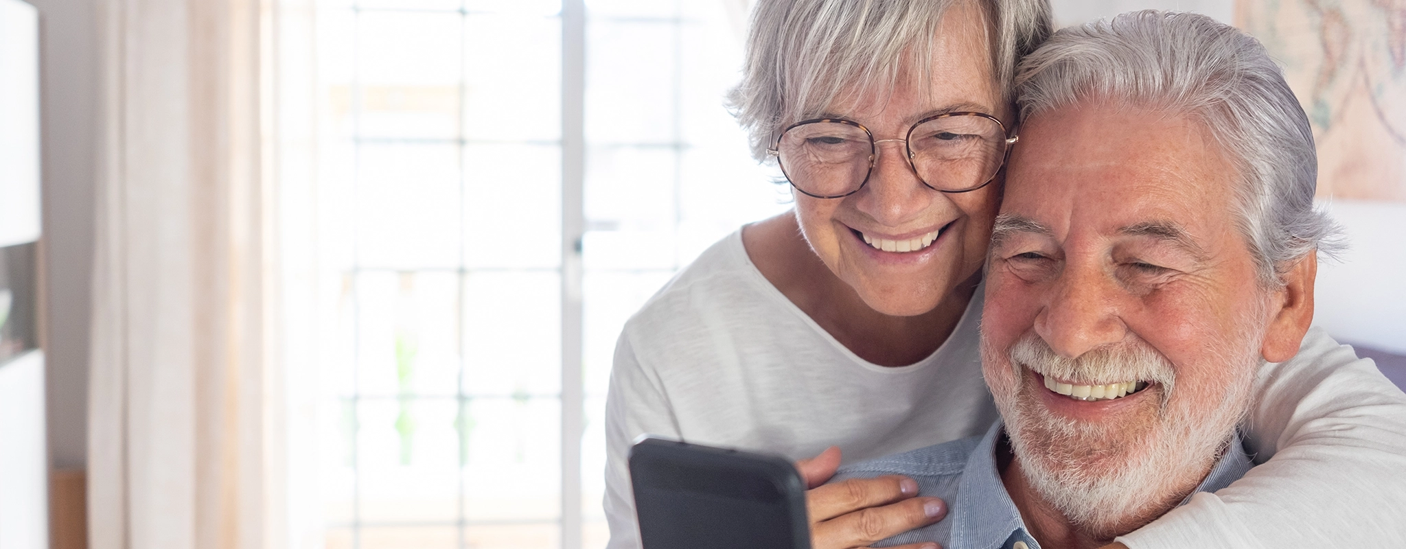 Contactbanneradobestock 473950089