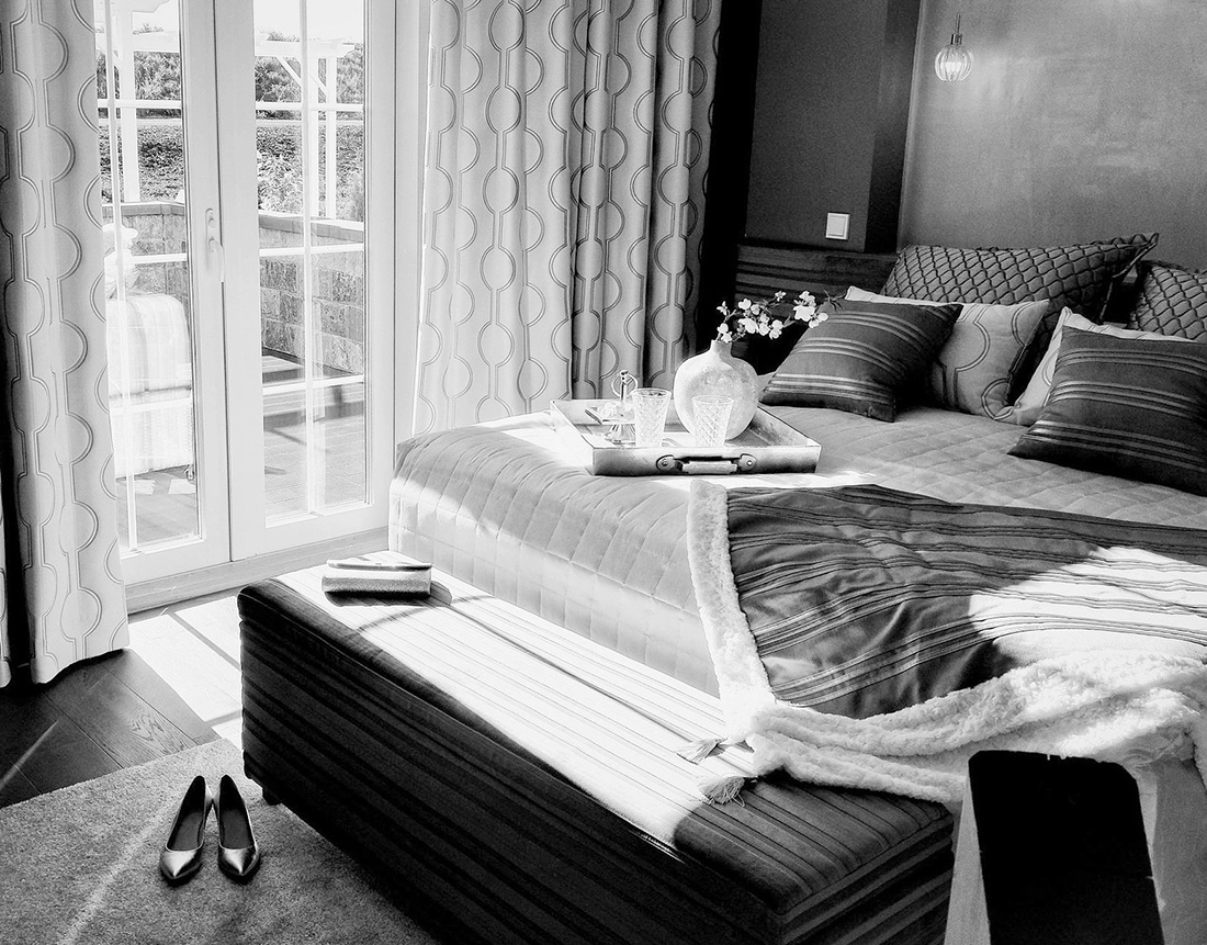 French Doors Bed 2448895 1920